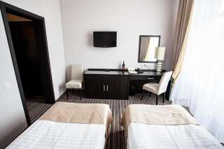 Отель Рейкарц Сумы Сумы Двухместный номер «Гранд» с 2 отдельными кроватями-2